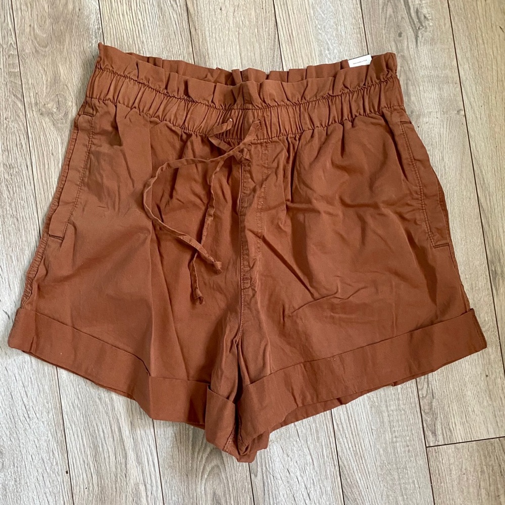 Abercrombie & Fitch high rise paper bag shorts